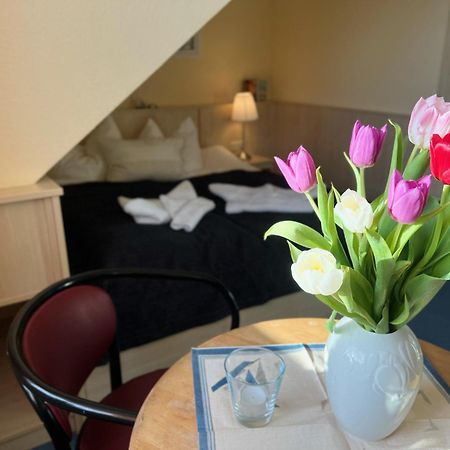 Hotel-Pension Zur Mole Wiek auf Rügen Exteriér fotografie