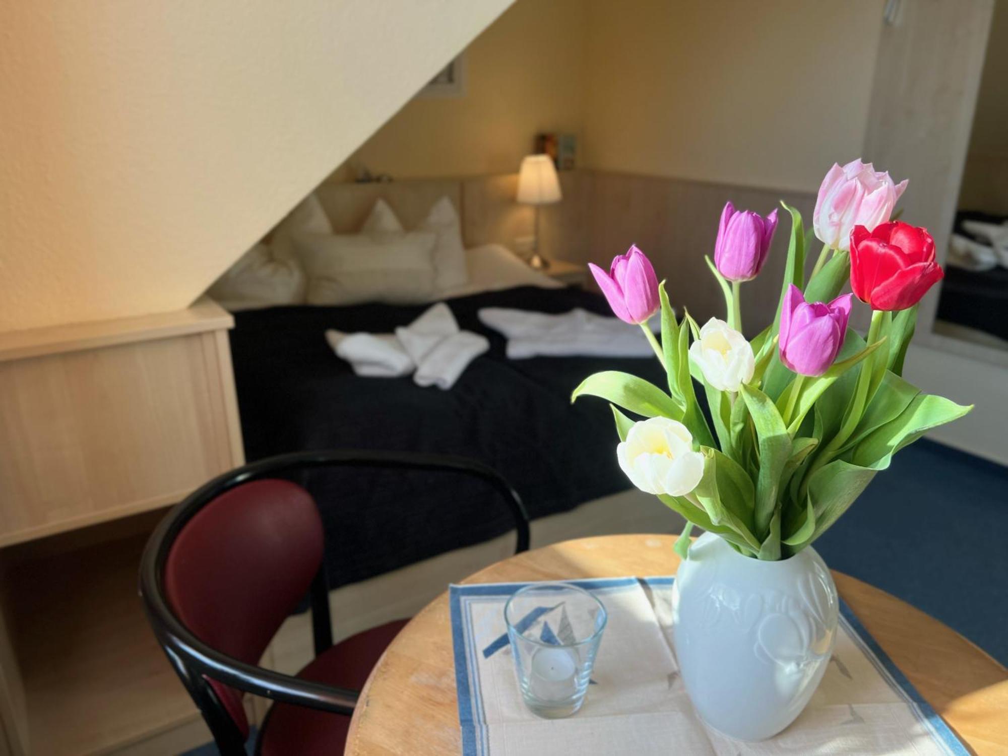 Hotel-Pension Zur Mole Wiek auf Rügen Exteriér fotografie